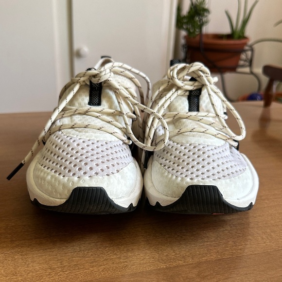 Sorel Kinetic Impact Lace Sneakers in Women’s Size 8.5. - Picture 5 of 6